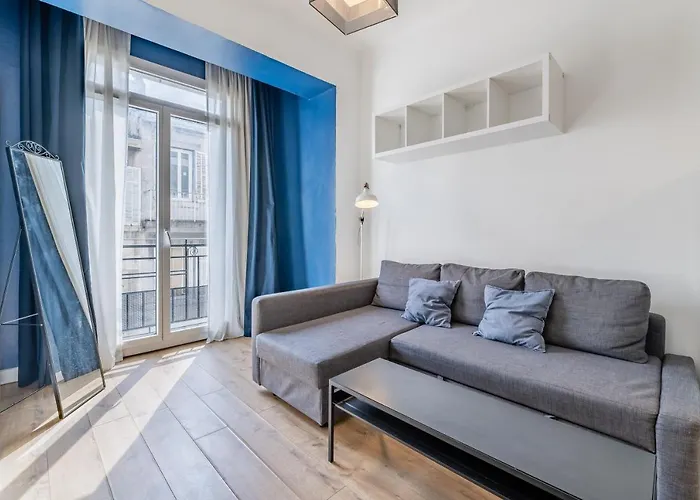 Charming Bright And Equipped Apartment