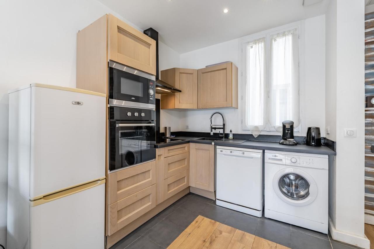 Apartment Charming Bright And Equipped